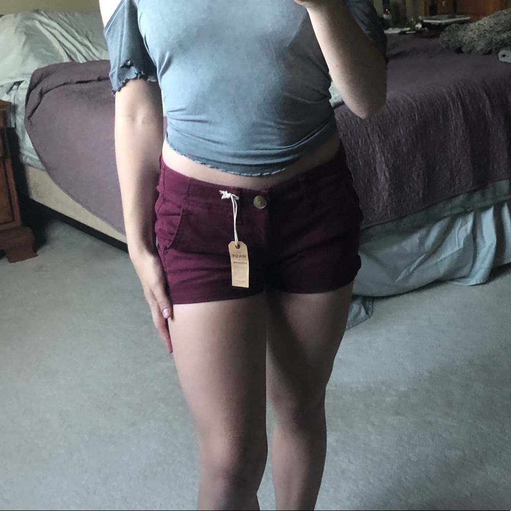NWT AE Low-Rise Maroon Short Shorts